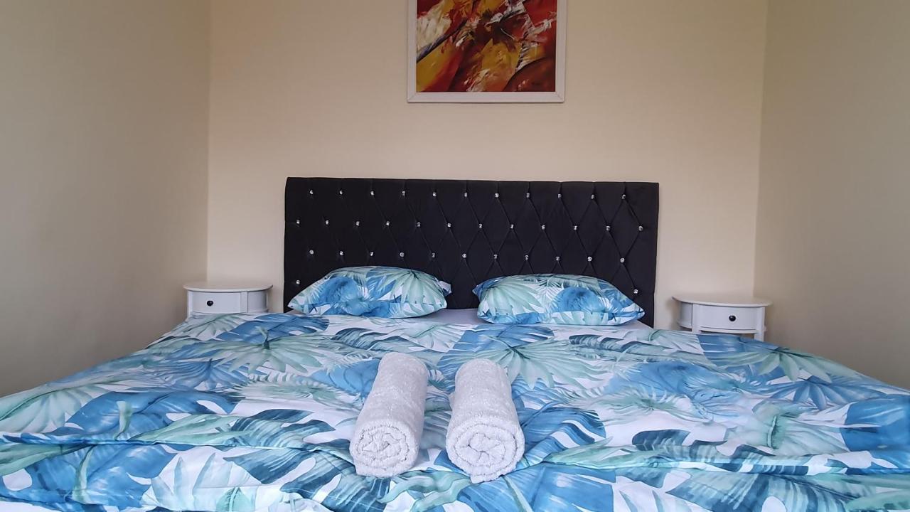 Апартаменты Apartament Estera Орадя Экстерьер фото