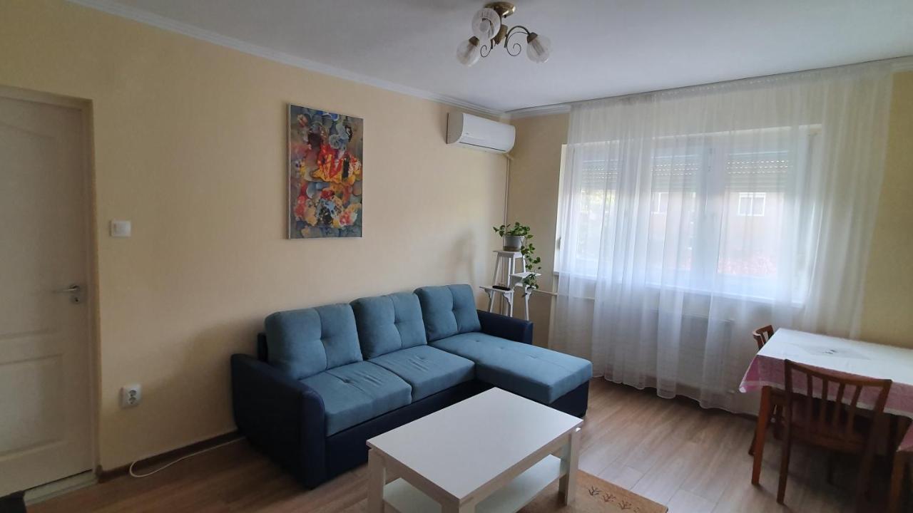 Апартаменты Apartament Estera Орадя Экстерьер фото